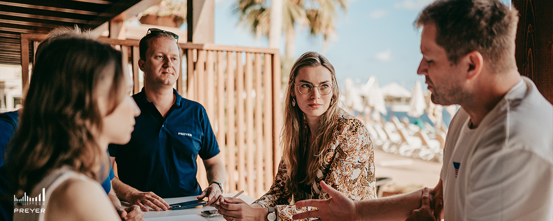 Diashow zum Marktauftritt und zur visuellen Identität des Unternehmens