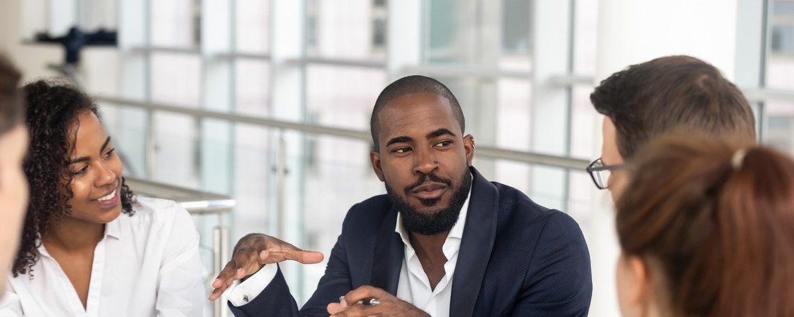 Diashow zum Marktauftritt und zur visuellen Identität des Unternehmens